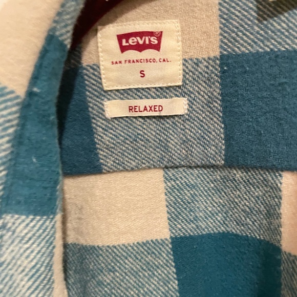 Levi’s soft flannel jacket, barley worn - Picture 2 of 3